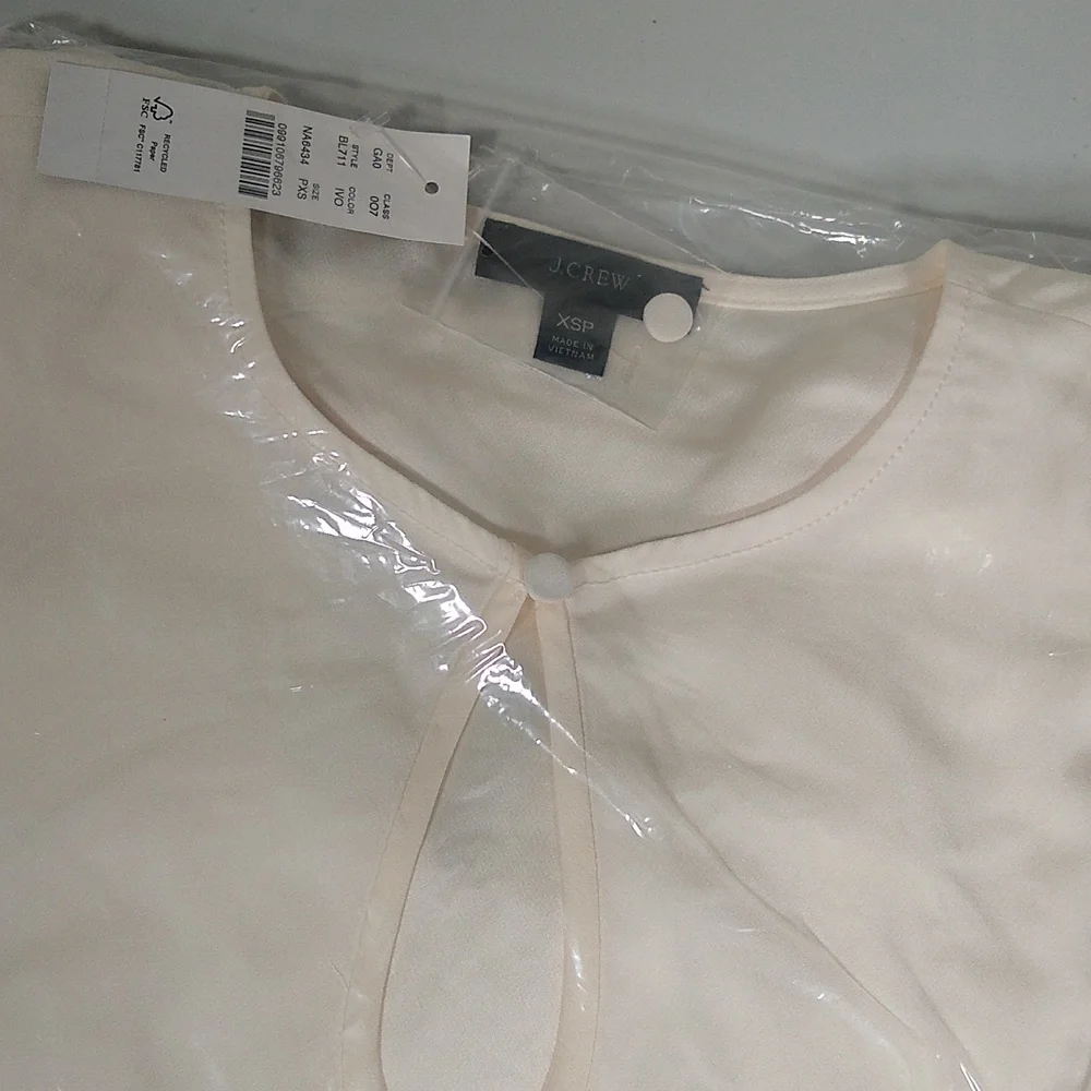 NWT J. Crew Puff Sleeve Satin Back Crepe‎ Blouse Cream